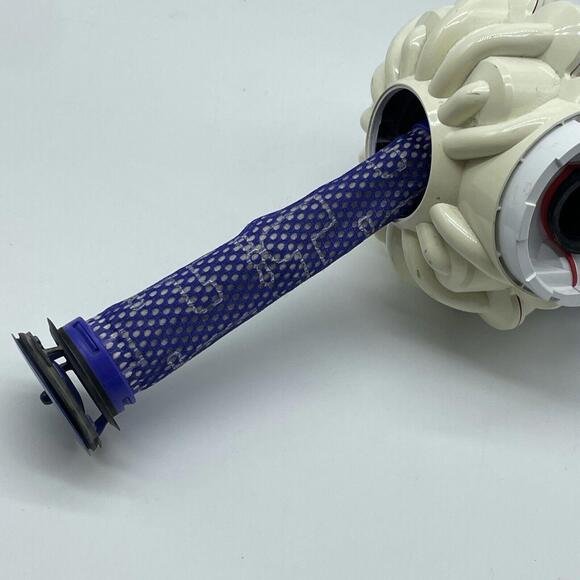 Genuine Dyson V6 Cyclone White (SV03) Good Condition - Picture 4 of 4